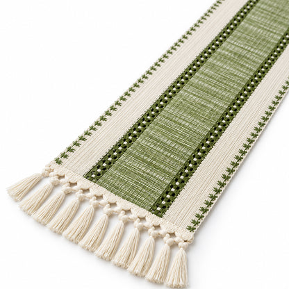 Grön vävd bordslöpare med tofsar
