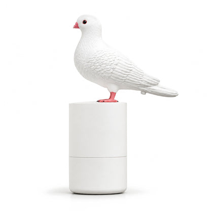 Skumtvålsdispenser Vit, sidovy på vit bakgrund